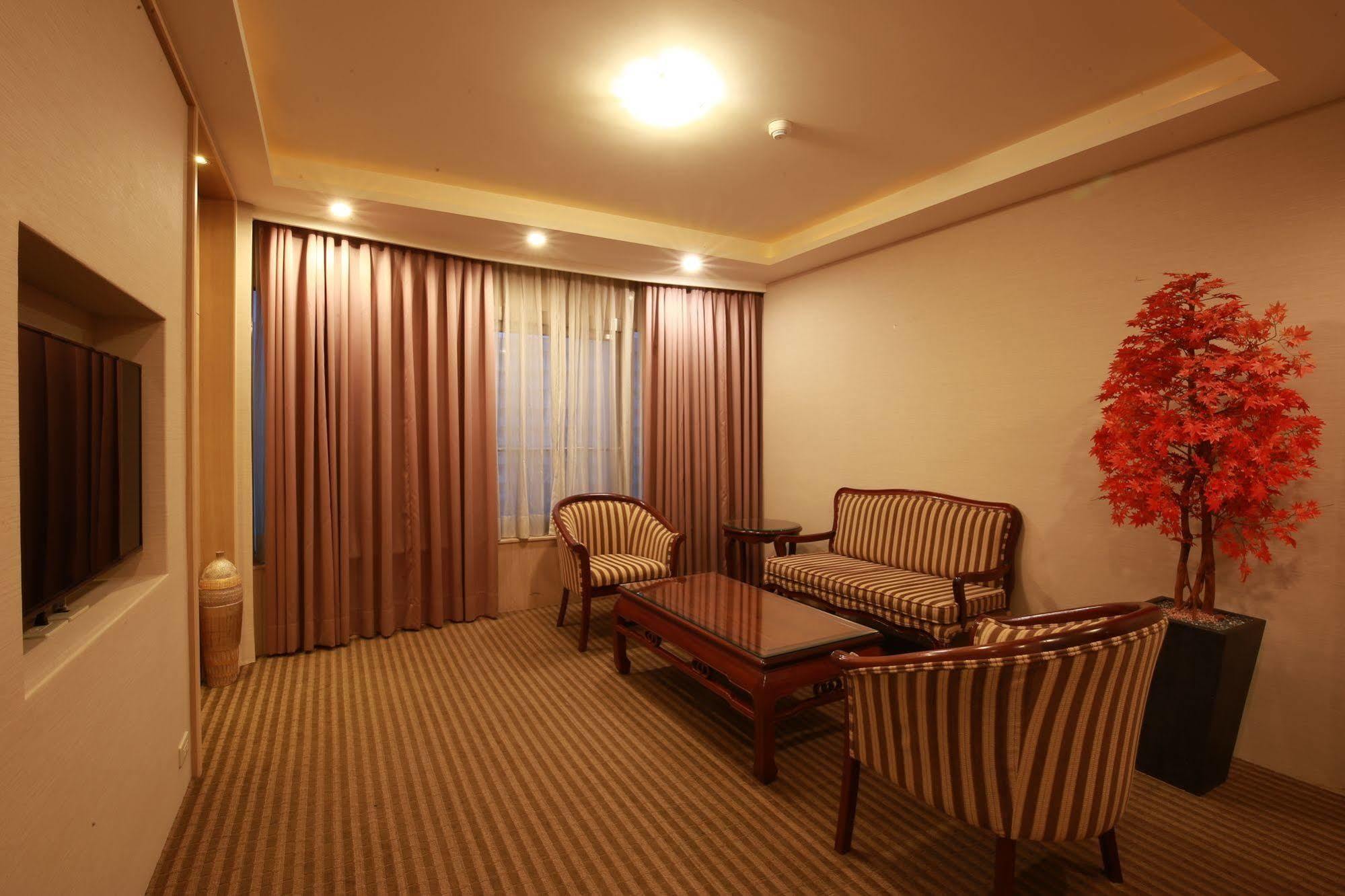 Highness Hotel Guishan Bagian luar foto