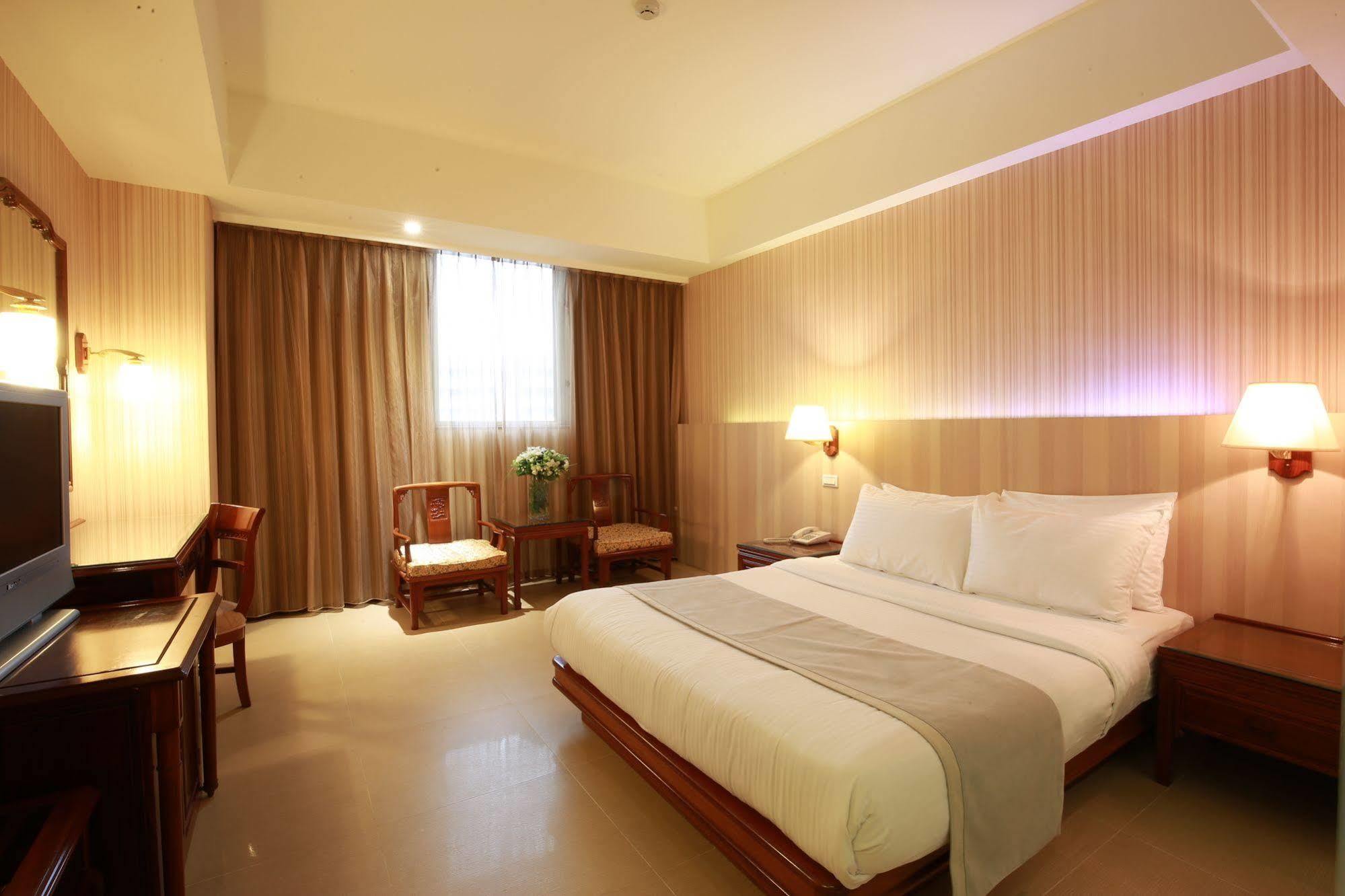 Highness Hotel Guishan Bagian luar foto
