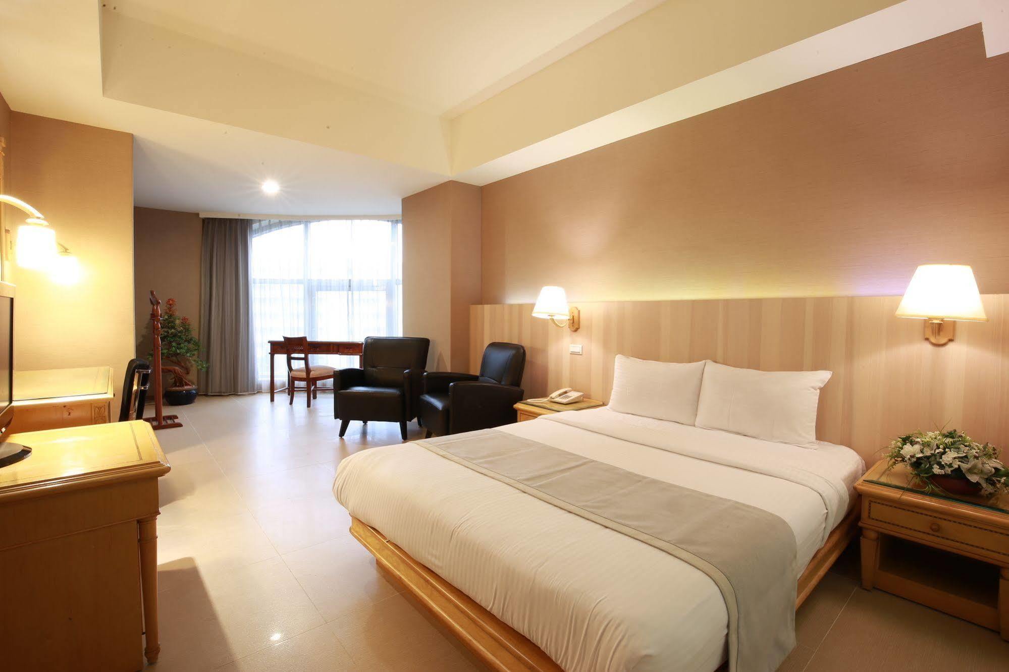 Highness Hotel Guishan Bagian luar foto