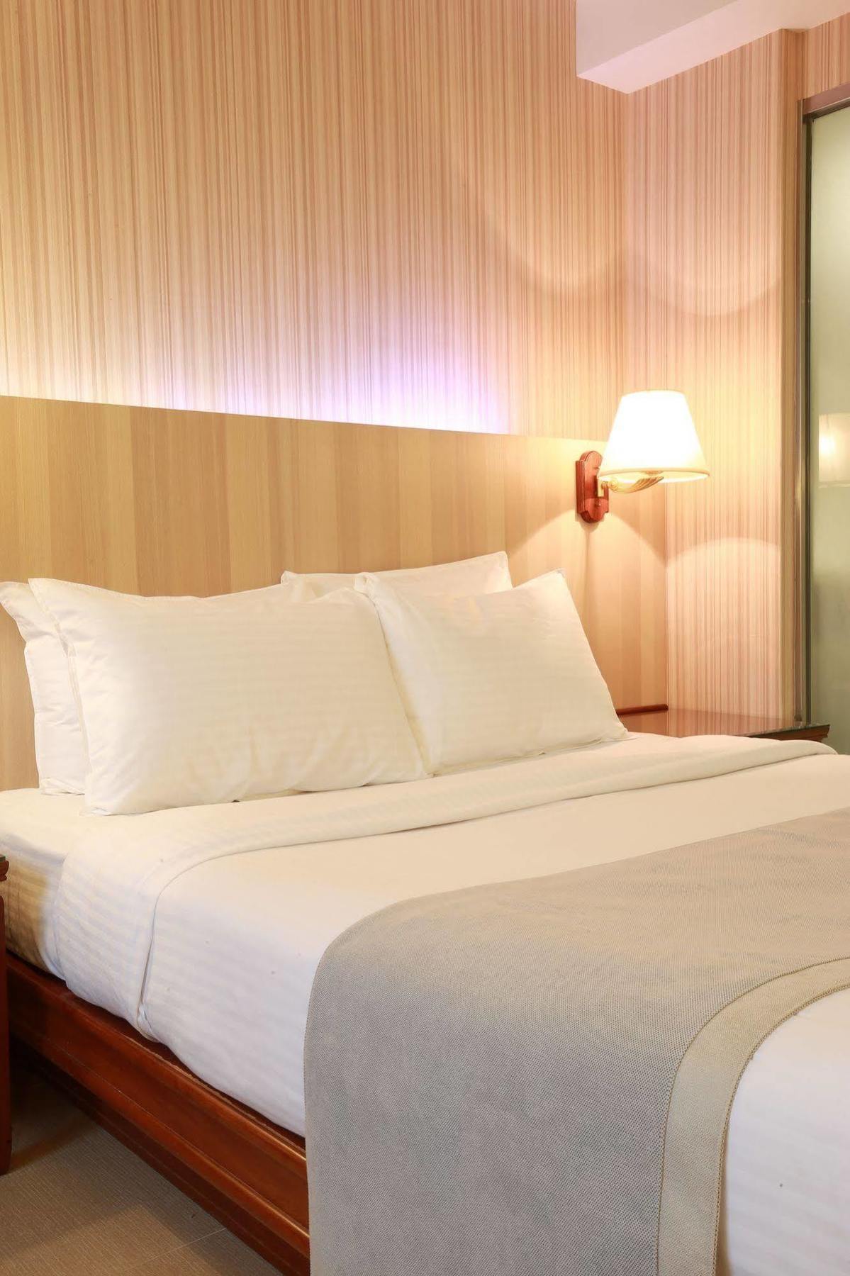 Highness Hotel Guishan Bagian luar foto