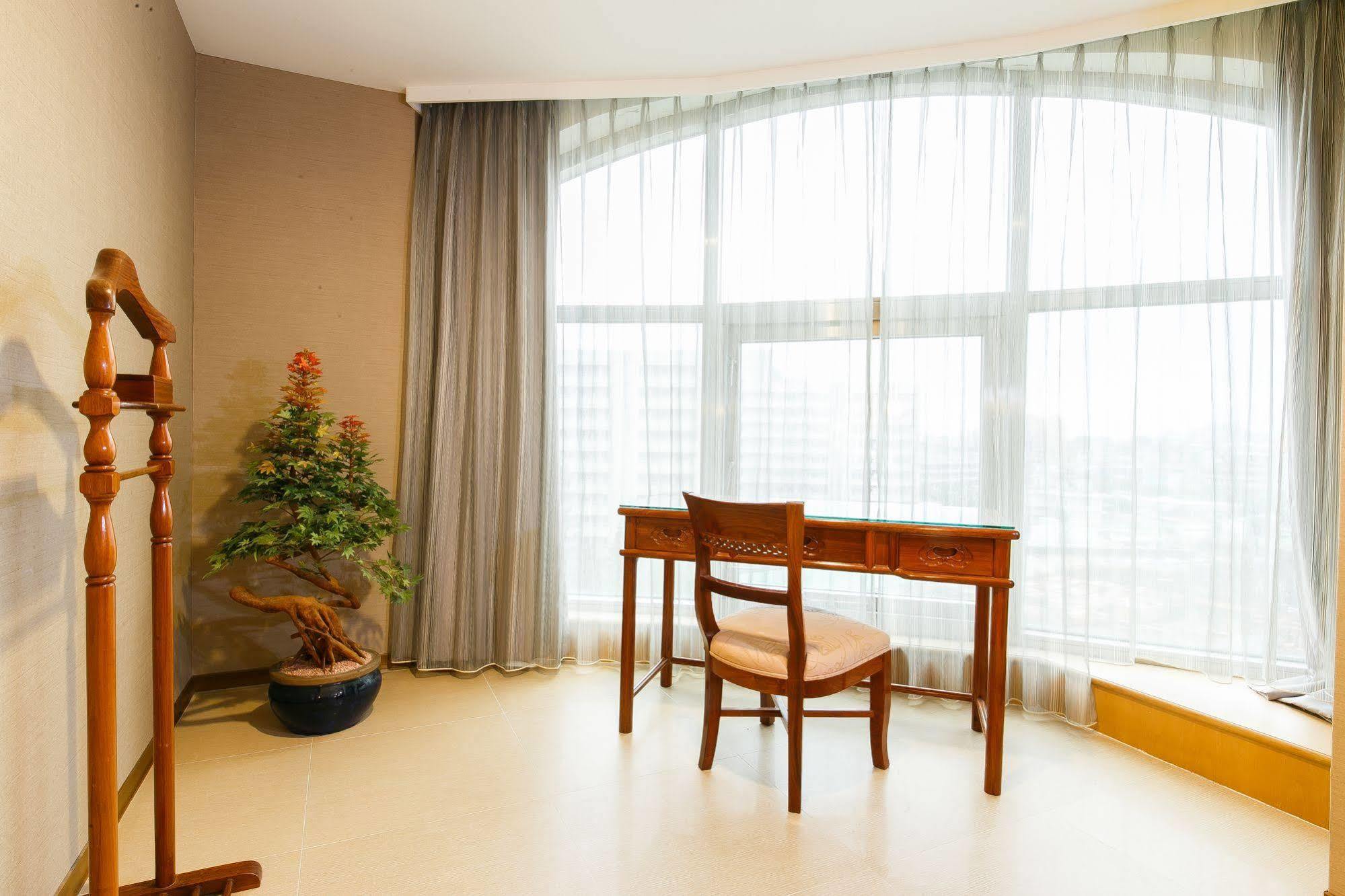Highness Hotel Guishan Bagian luar foto