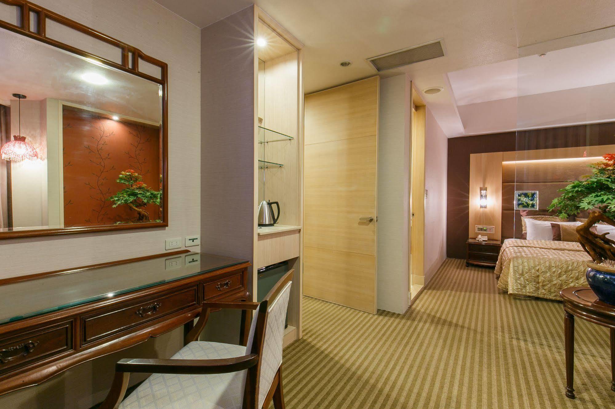 Highness Hotel Guishan Bagian luar foto